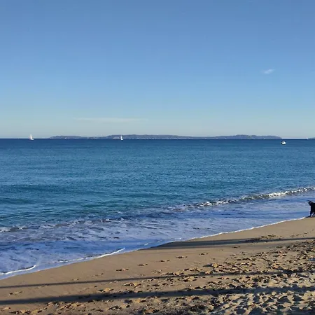 Grand T2 Classe 4 Etoiles - Plein Sud Et Tres Calme Au Lavandou *